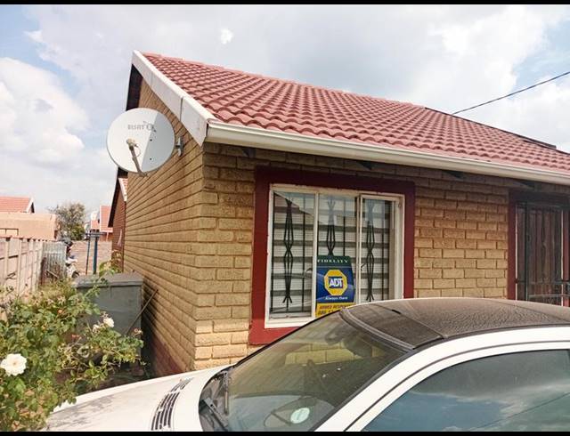 2 BEDROOM HOUSE FOR SALE IN BEVERLY HILLS